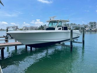 37' Boston Whaler 2012 Yacht For Sale